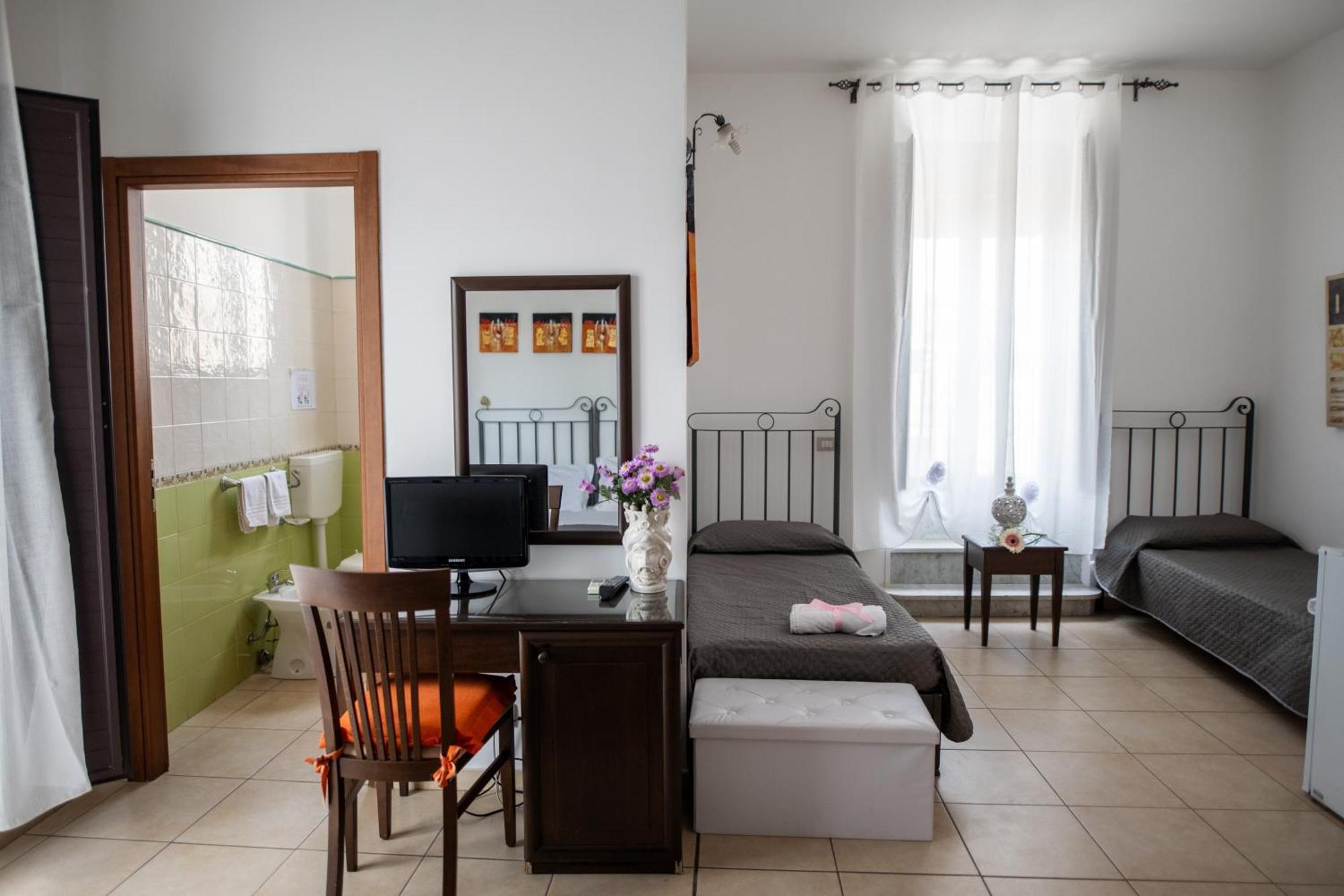 B&B Regina Carolina Caltagirone Exteriör bild