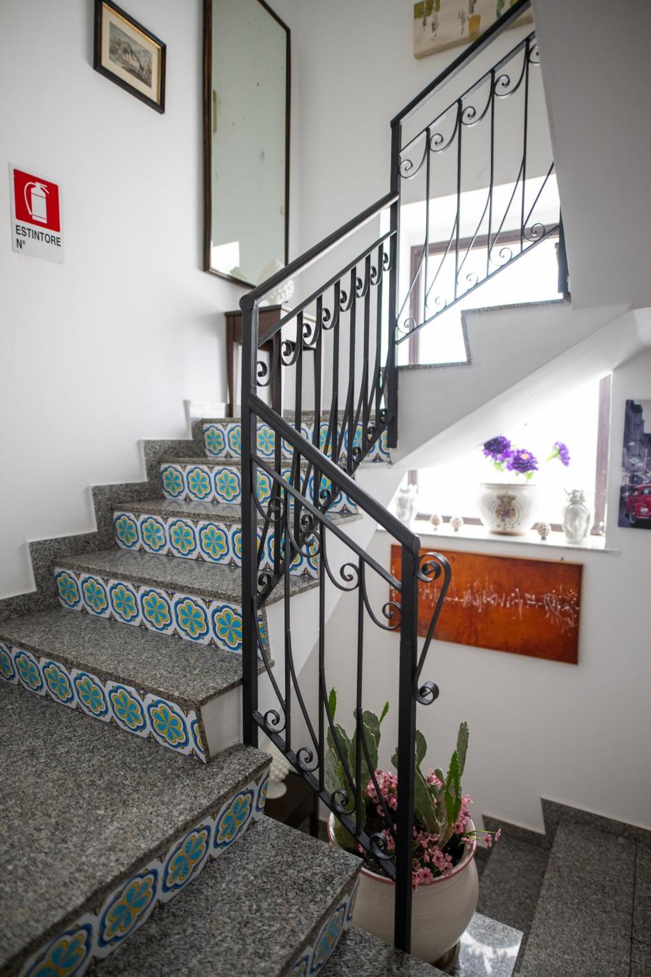 B&B Regina Carolina Caltagirone Exteriör bild