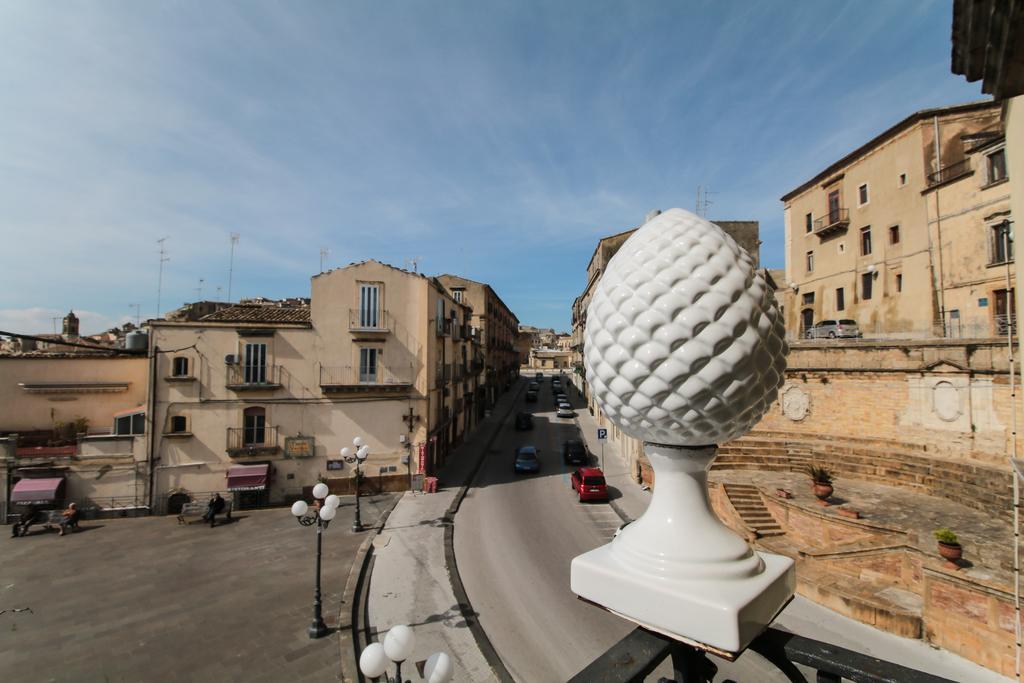 B&B Regina Carolina Caltagirone Exteriör bild