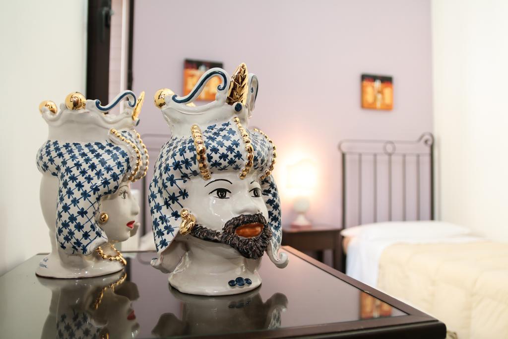 B&B Regina Carolina Caltagirone Exteriör bild