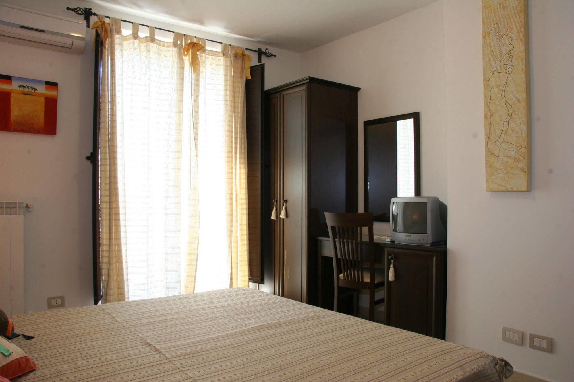 B&B Regina Carolina Caltagirone Exteriör bild